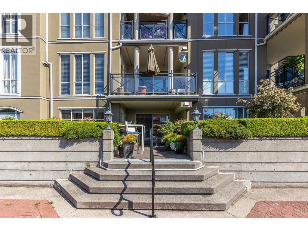 103 2 Renaissance Square, New Westminster