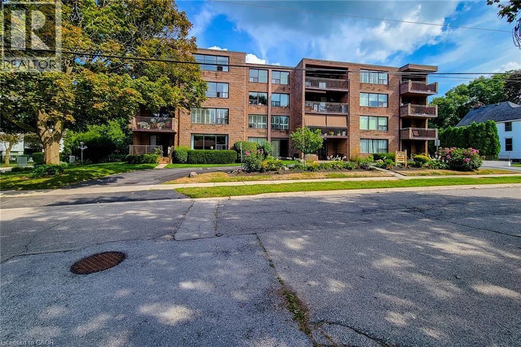 28 Robinson Street N Unit# 405, Grimsby