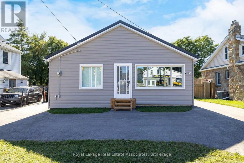 98 Main Street N, Halton Hills (ac Acton)