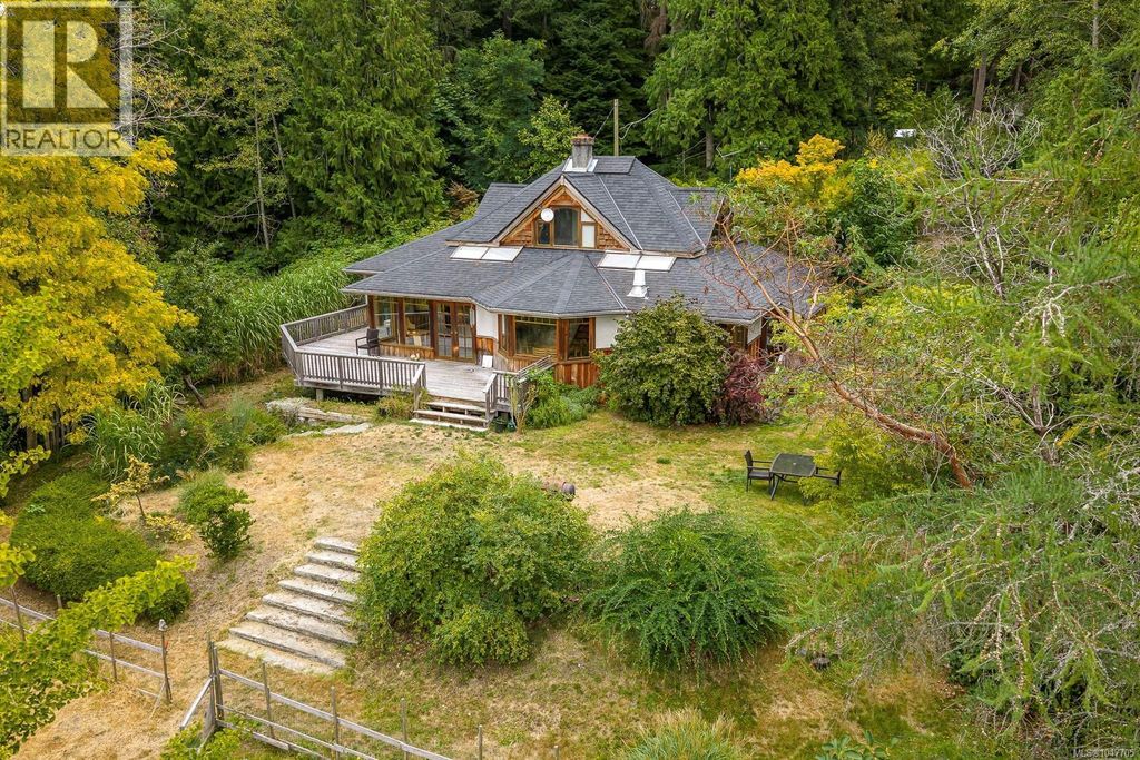 437 Chamadaska Way, Cortes Island