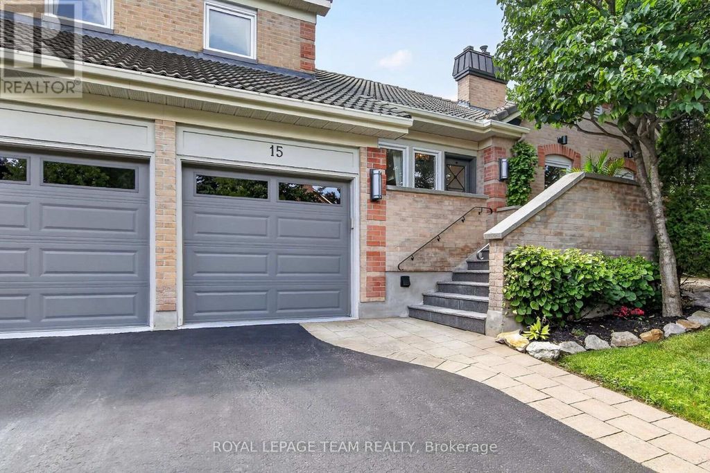 15 Kintail Court, Ottawa
