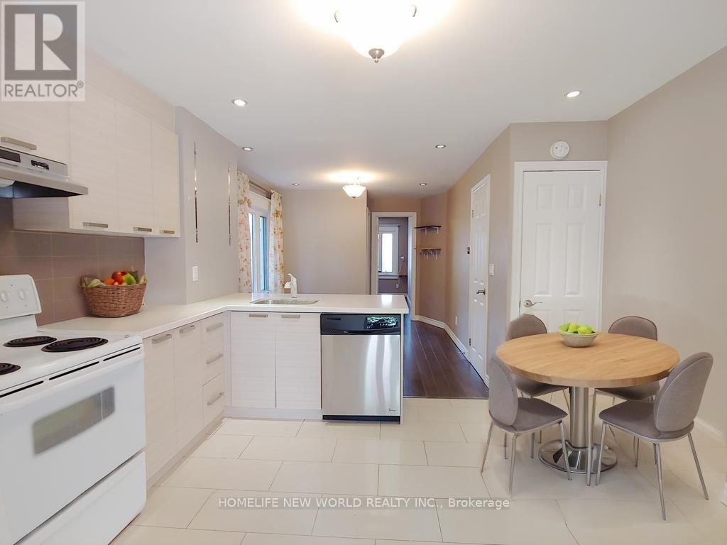 Main - 35 East Lynn Avenue, Toronto (woodbine Corridor)