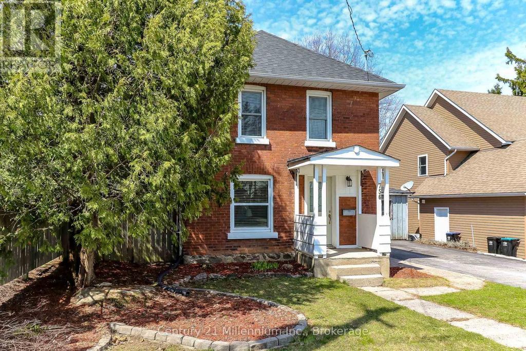 756 Quebec Street, Midland