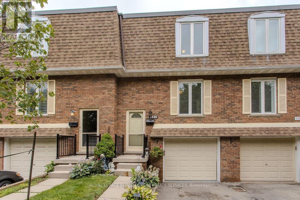 1526 Westminster Place, Burlington (mountainside)