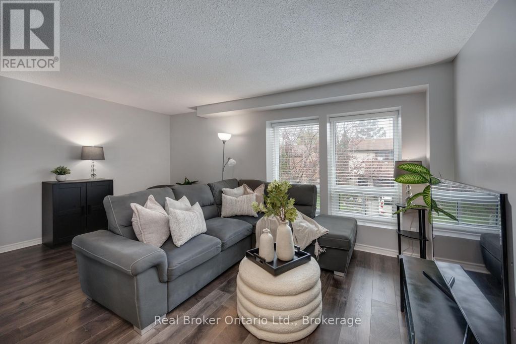 30 - 220 Ormond Drive, Oshawa (samac)