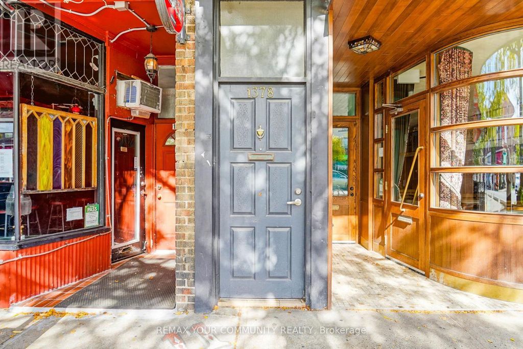 1378 Danforth Avenue, Toronto (east York)