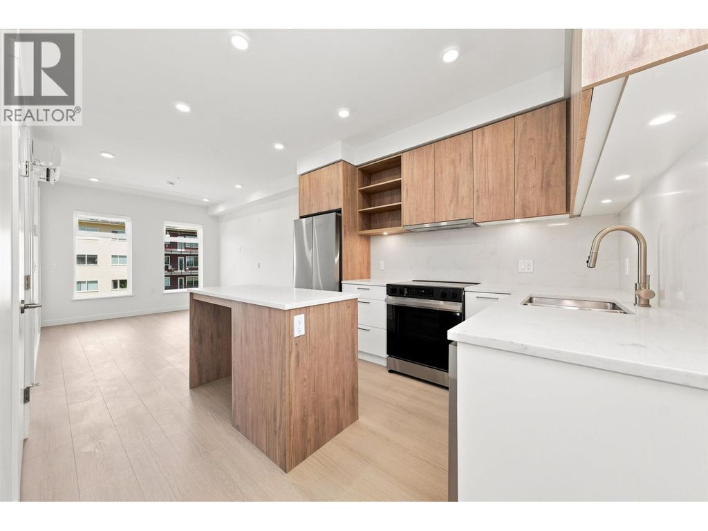 207 82 First Street, New Westminster