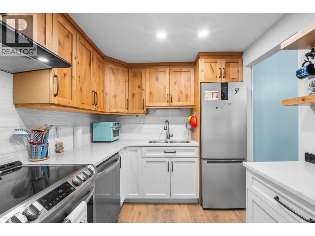 105 225 Mowat Street, New Westminster