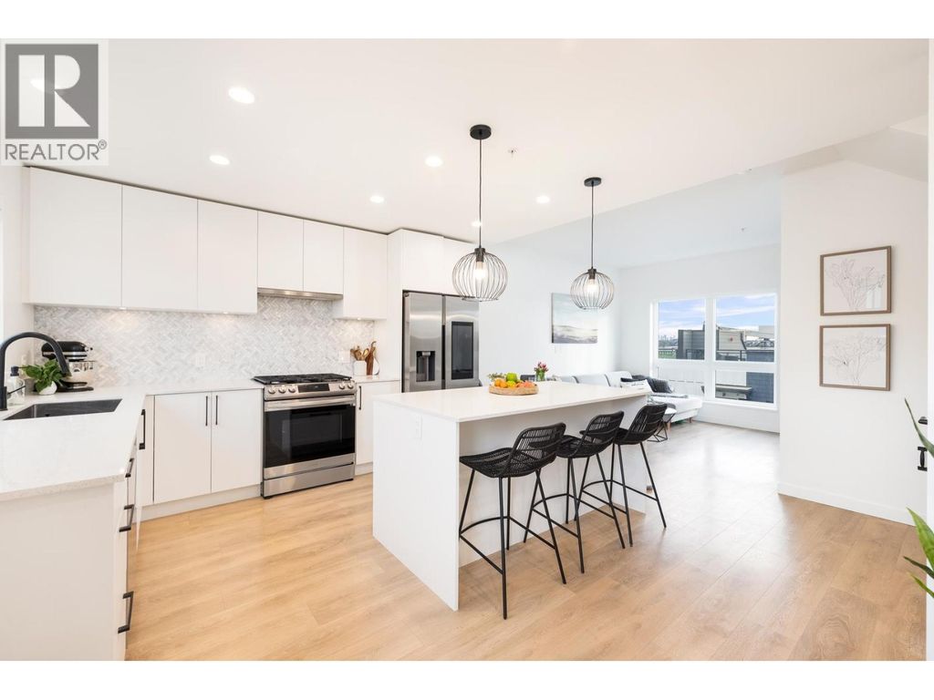 444 545 E 2nd Street, North Vancouver
