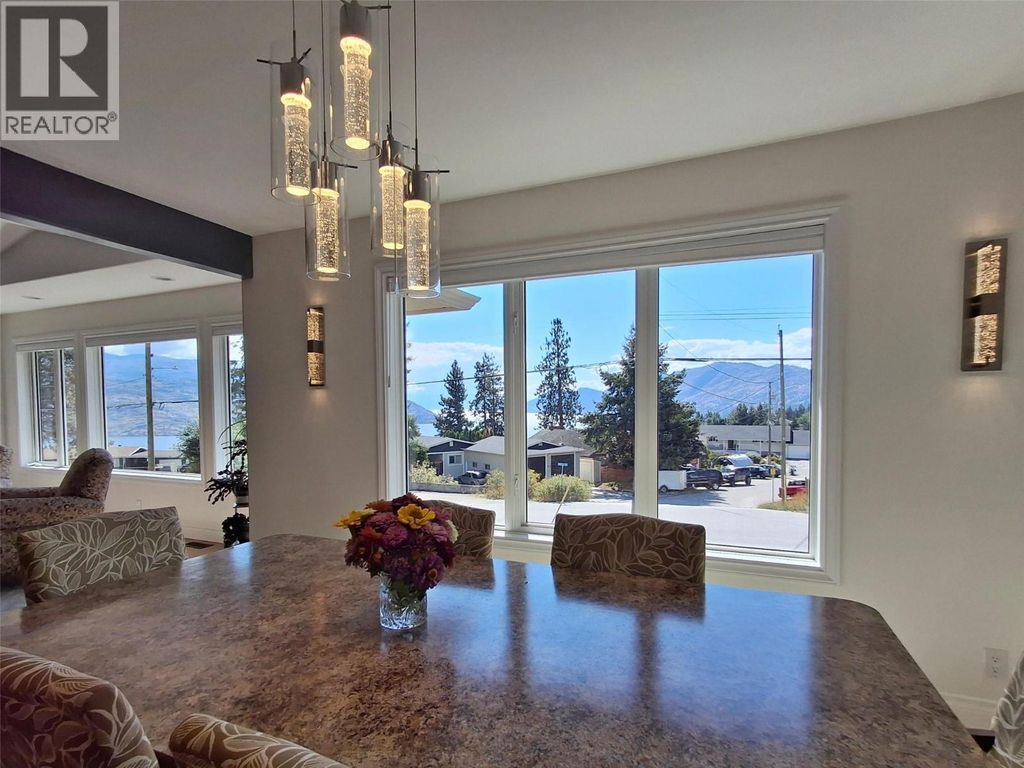 5990 Victoria Street, Peachland
