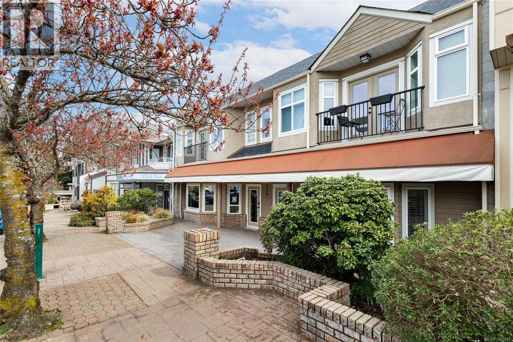 4 668 Beach Rd, Qualicum Beach