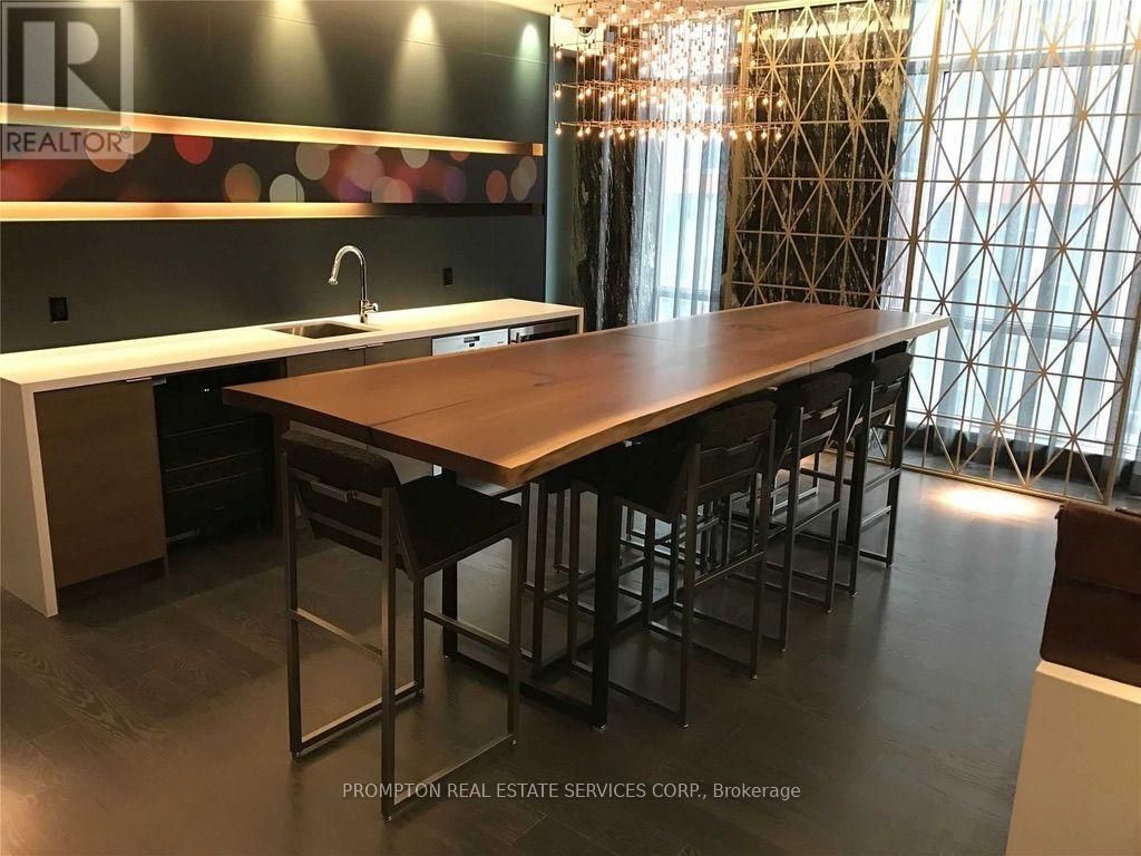 407 - 30 Nelson Street, Toronto (waterfront Communities)