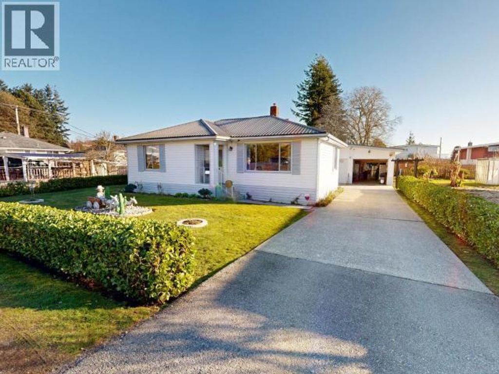 6978 Butedale Street, Powell River