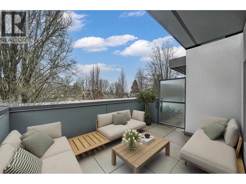 2071 E 1st Avenue, Vancouver