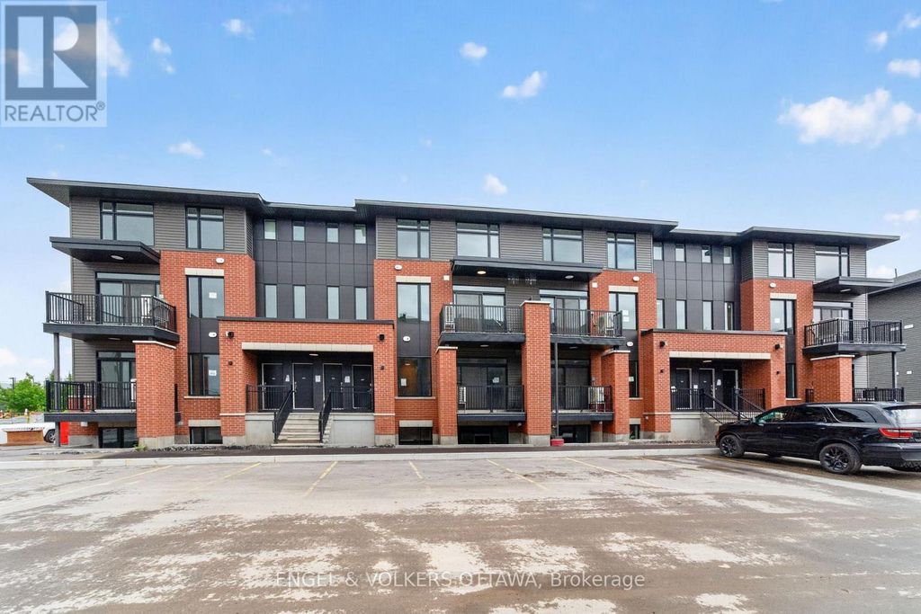 225 Stardust Private, Ottawa