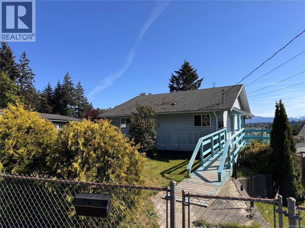 349 Rockland Rd, Campbell River