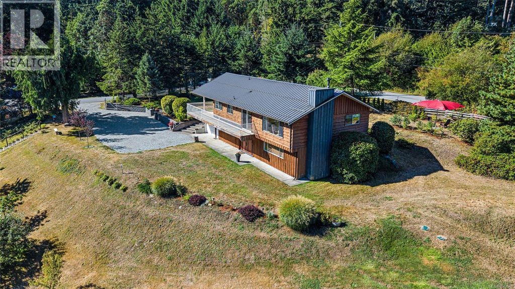 330 Saltspring Way, Salt Spring