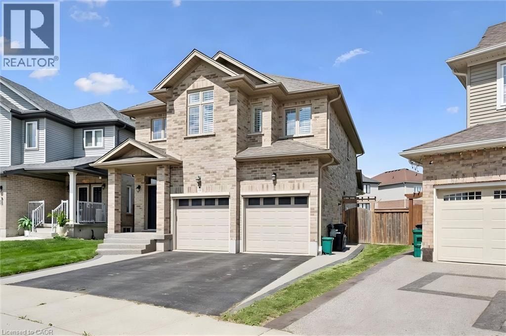 941 Eden Oak Court, Kitchener