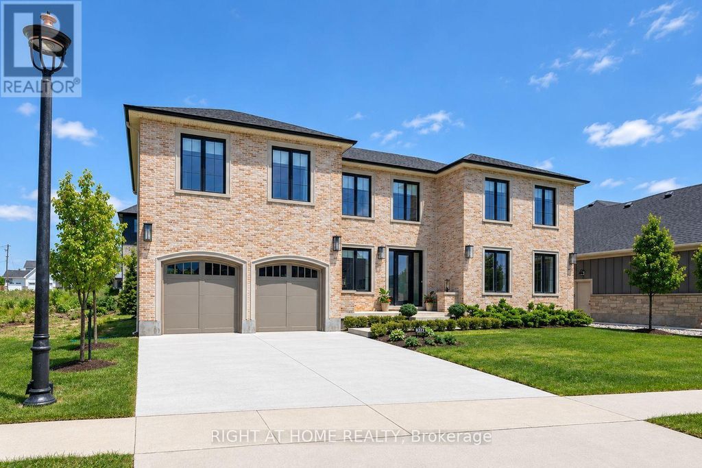372 Manhattan Drive, London South (south K)