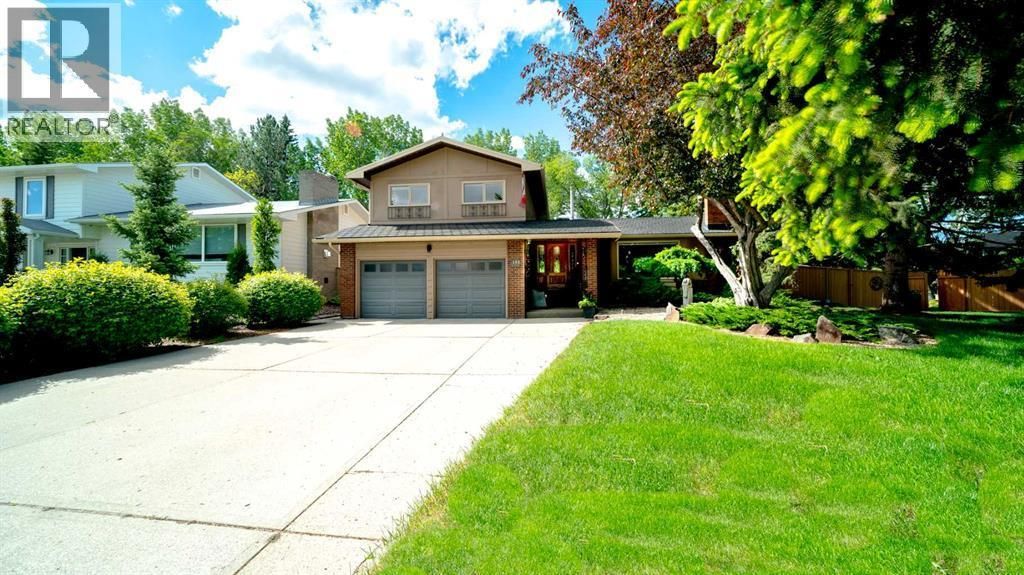 152 Mapleburn Drive Se, Calgary