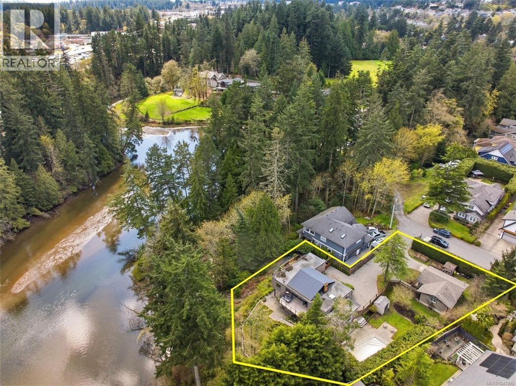 107 Parsons Rd, View Royal