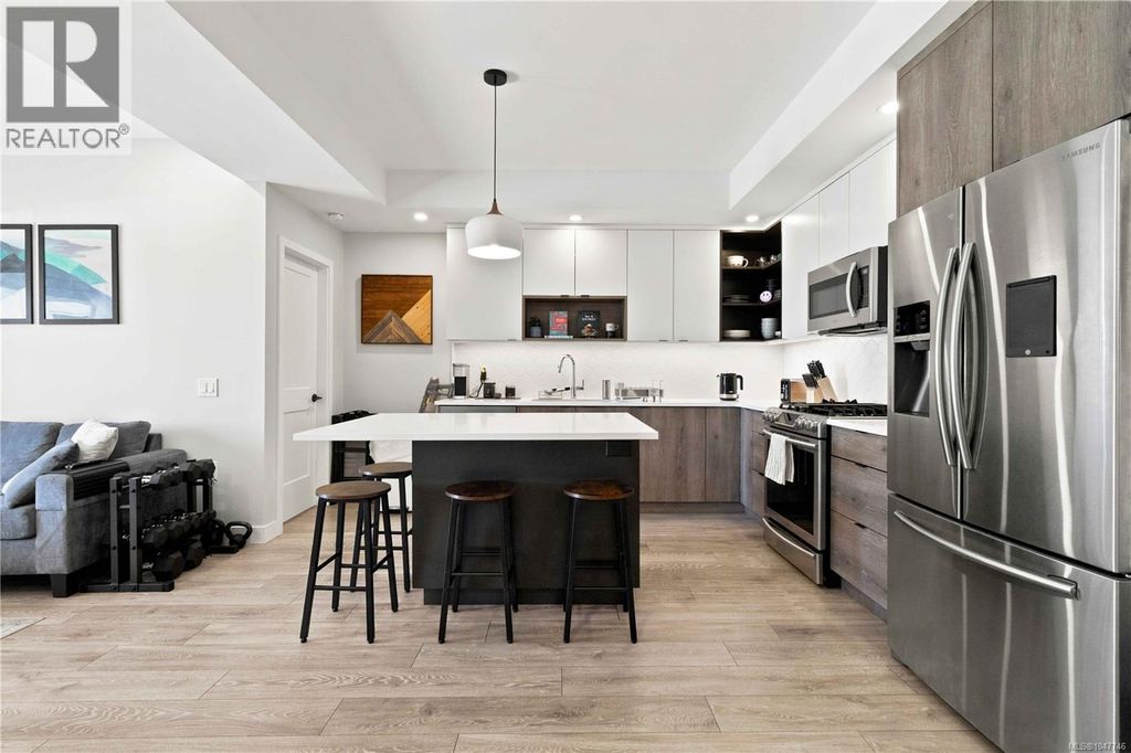 204 950 Whirlaway Cres, Langford