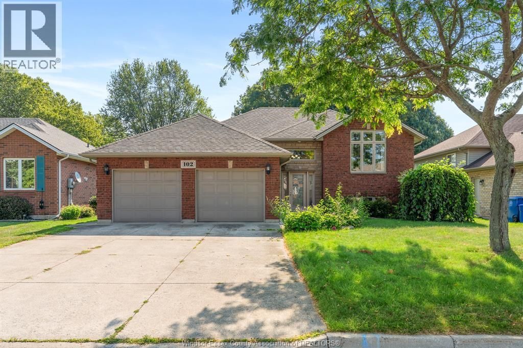 102 Joanne Court, Leamington