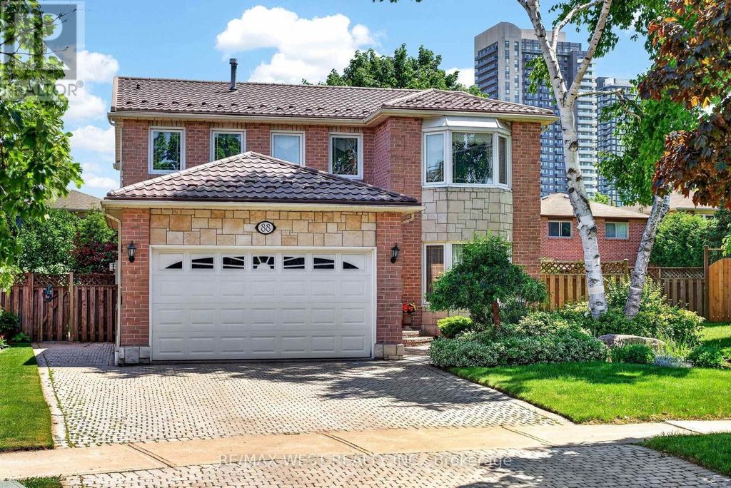 88 Palomino Drive, Mississauga (hurontario)