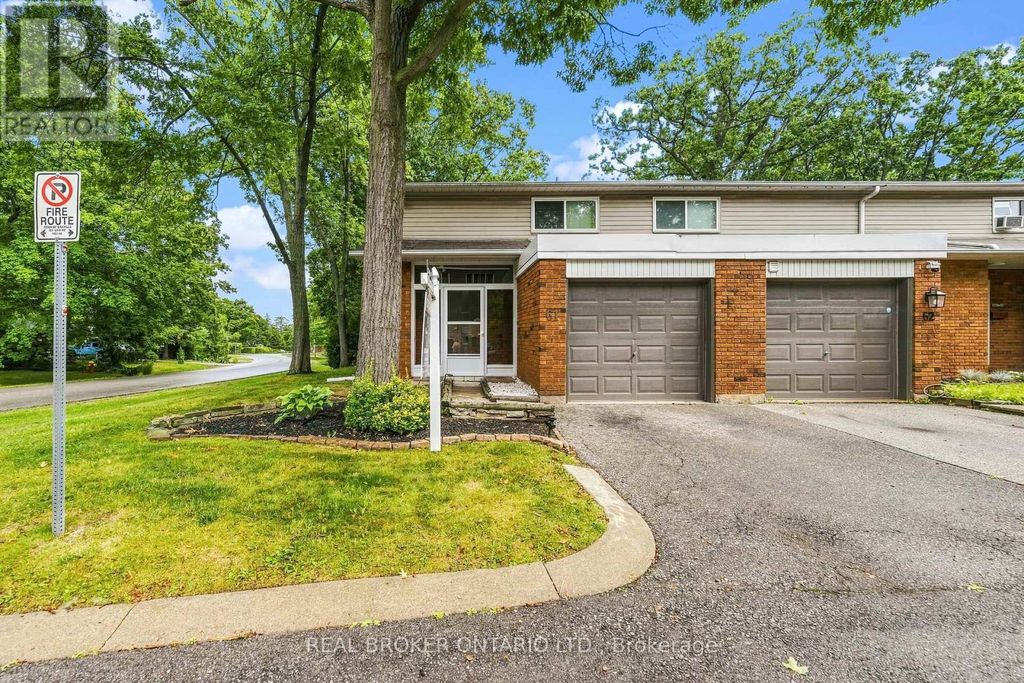 61 - 1270 Gainsborough Drive, Oakville (fa Falgarwood)