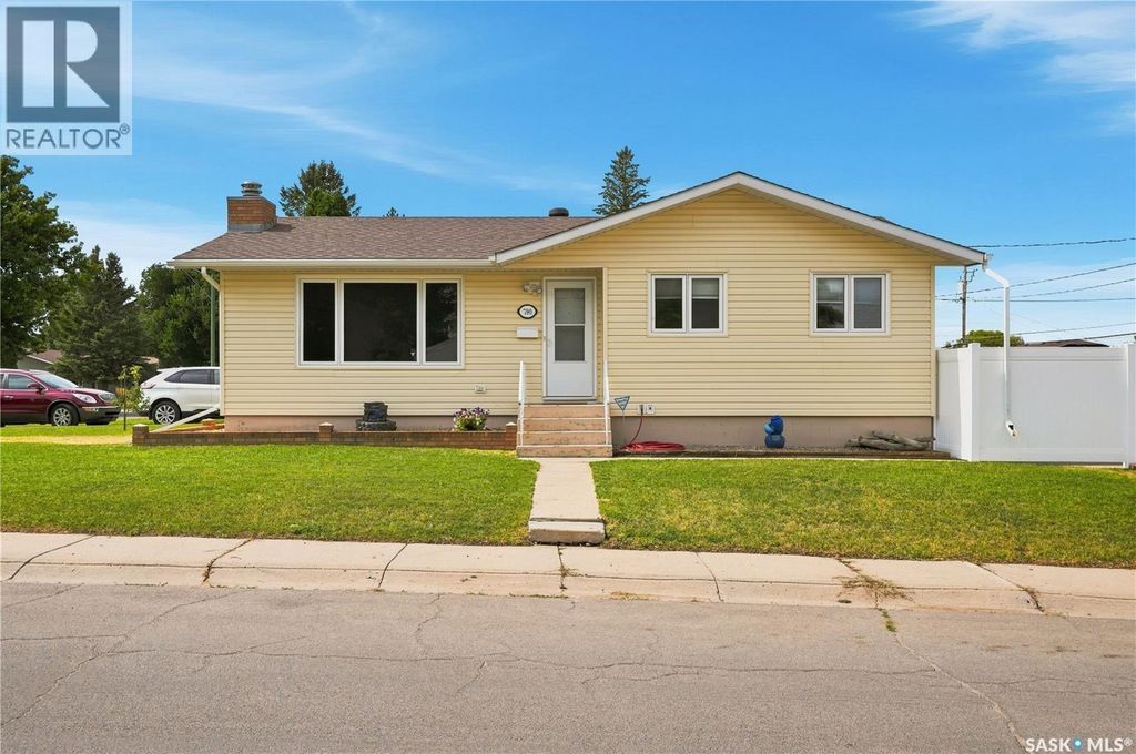 790 13th Avenue Sw, Moose Jaw