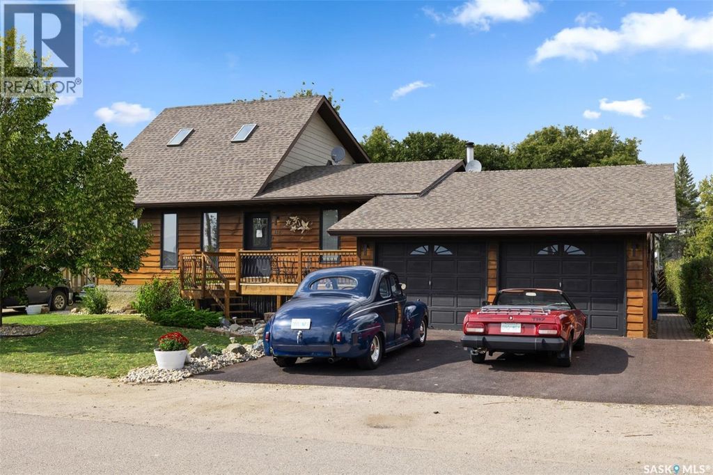 116 Courtside Crescent, Pilot Butte