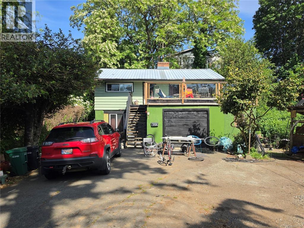 713 Victoria Rd, Nanaimo