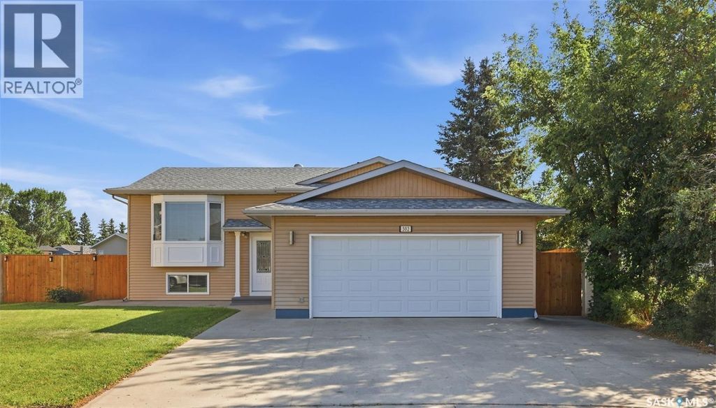 302 Nixon Crescent, Saskatoon