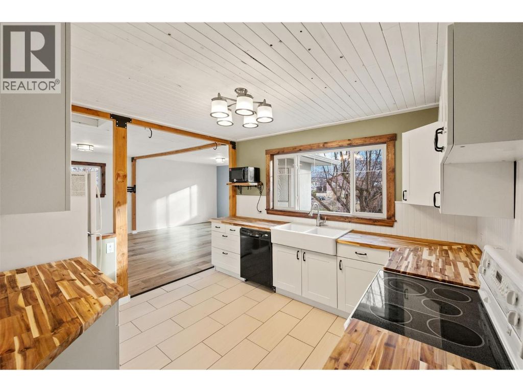6470 Hollow Street, Oliver