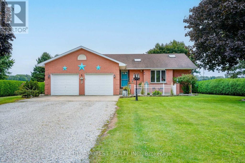 23081 Pioneer Line, West Elgin