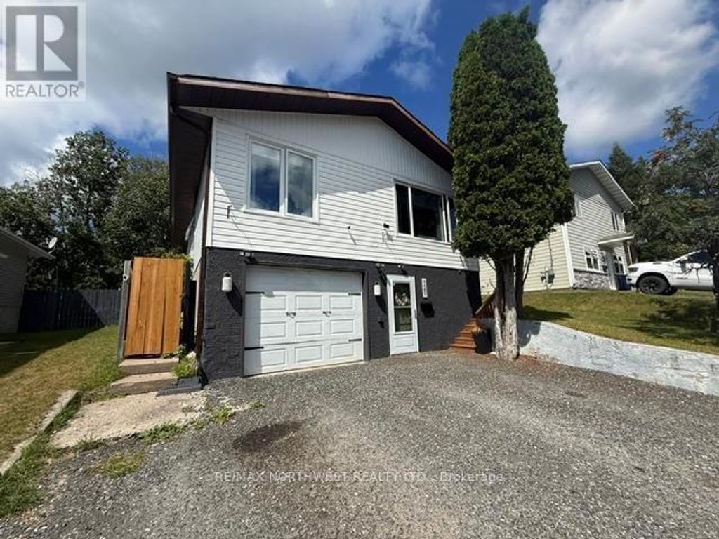 120 Minto Cres, Kenora (amethyst)