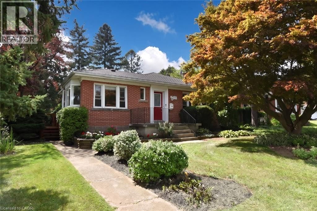 936 Boothman Avenue, Burlington