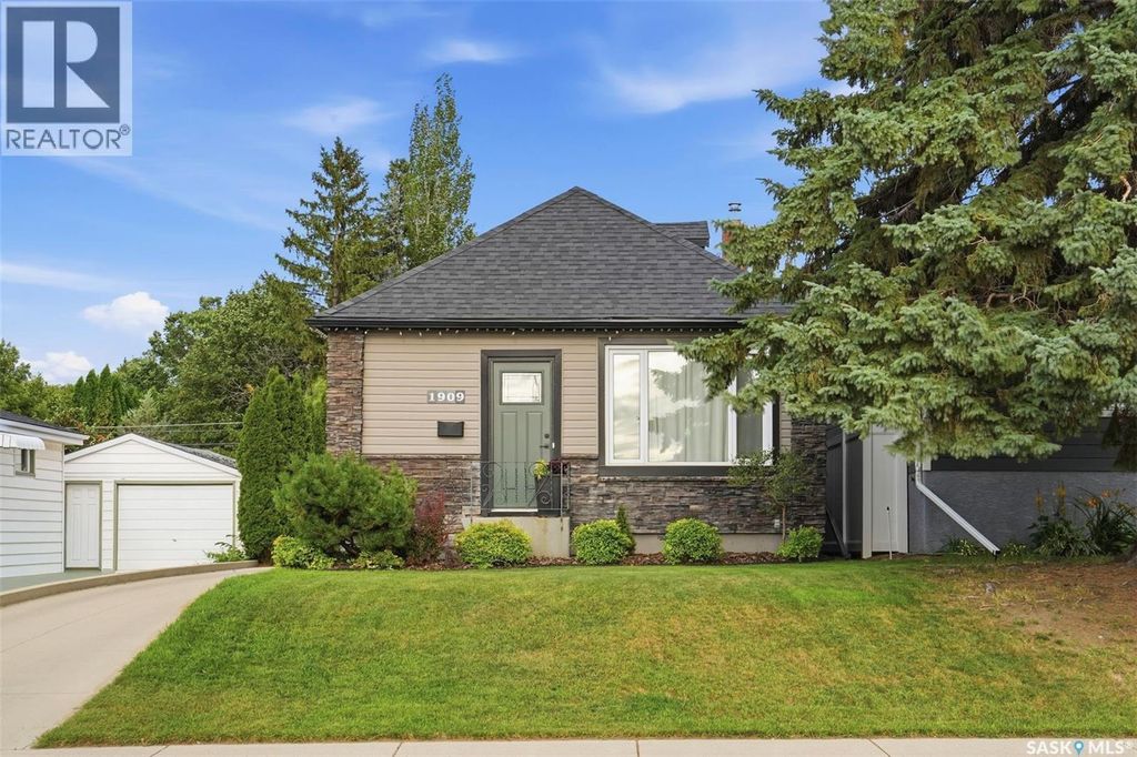 1909 William Avenue, Saskatoon