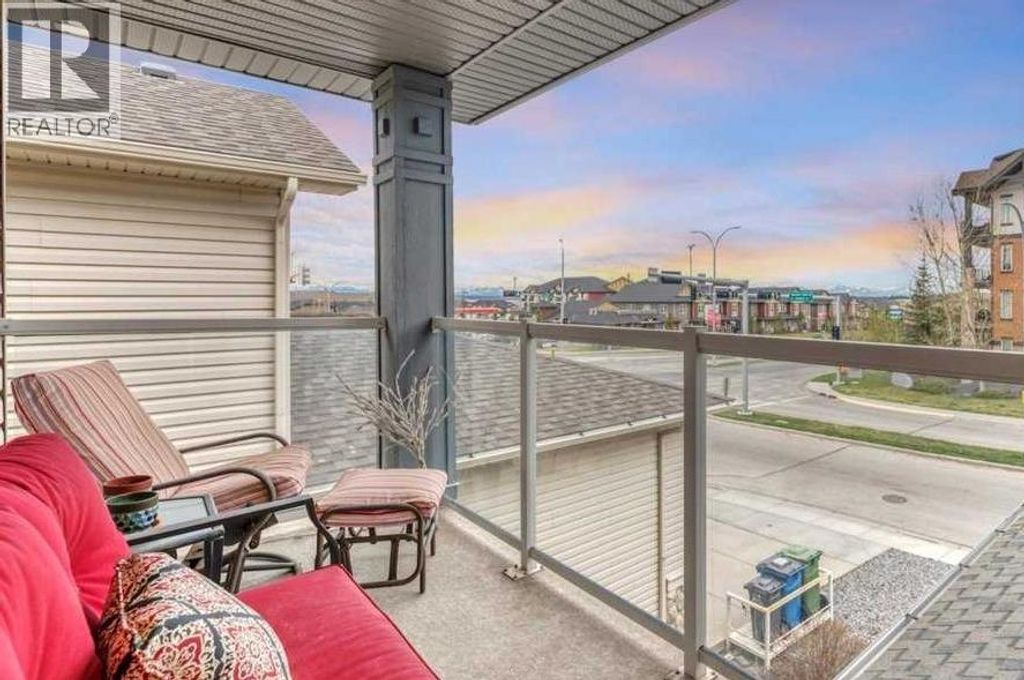 8 Sunset Square, Cochrane