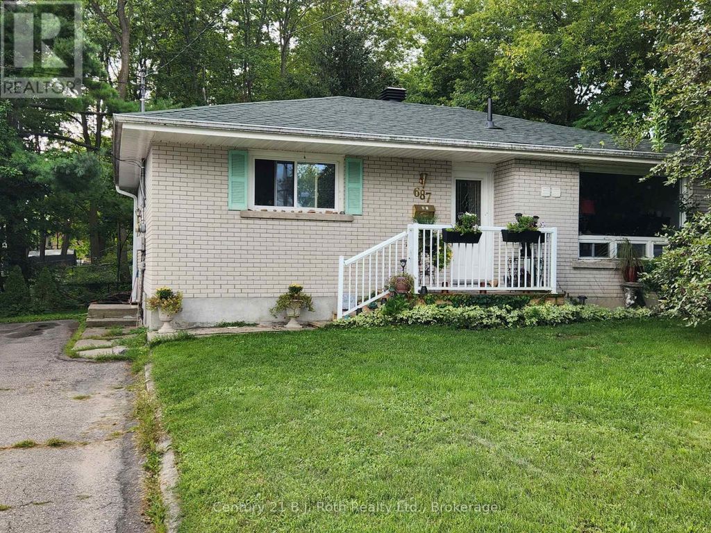 Lower - 687 Victoria Street, Midland