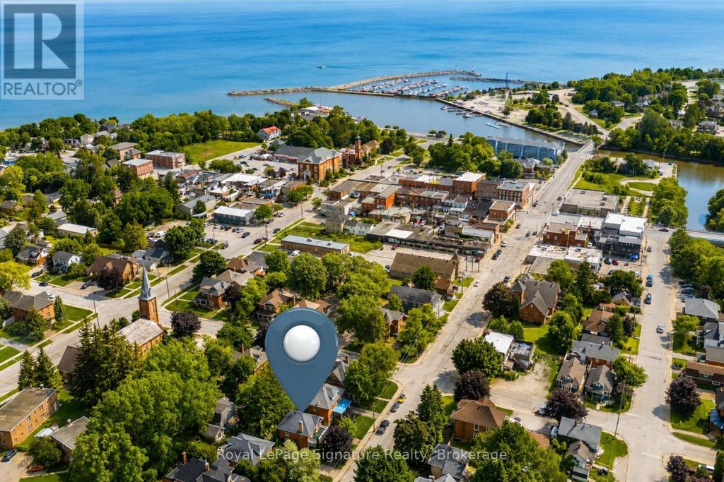 76 Trowbridge Street W, Meaford