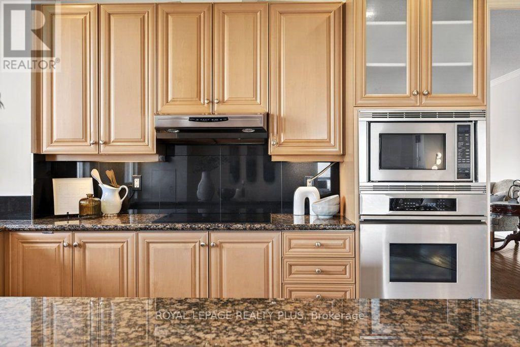 Tph4 - 35 Kingsbridge Garden Circle, Mississauga (hurontario)