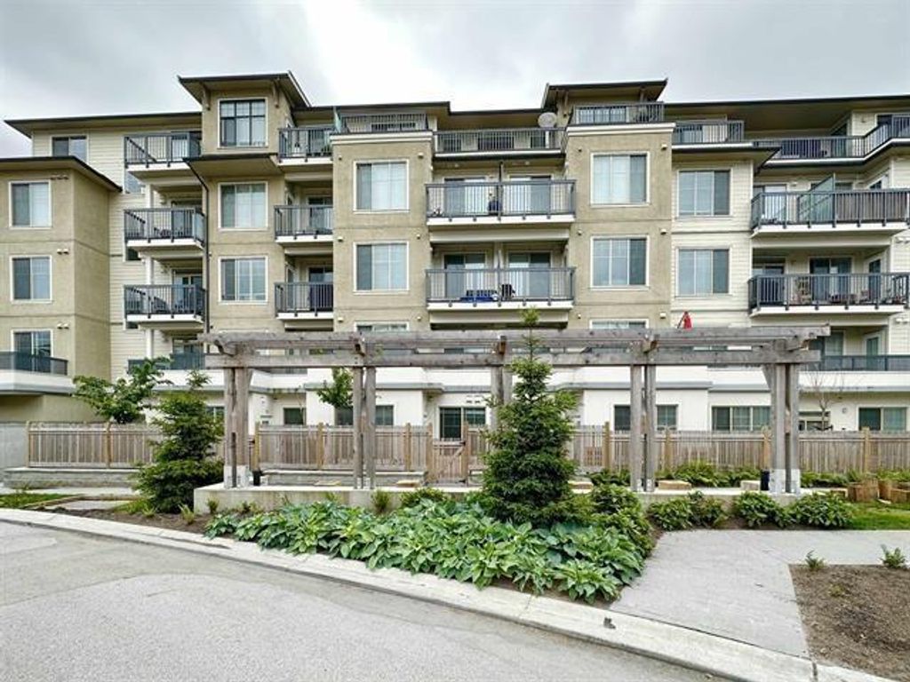 B105 20487 65 Avenue, Langley