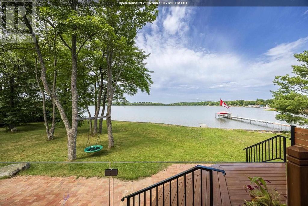 19 Finn's Bay Rd S, Echo Bay