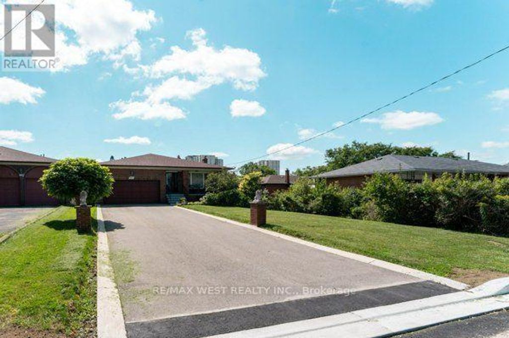 25a St Andrews Boulevard, Toronto (kingsview Village-The Westway)