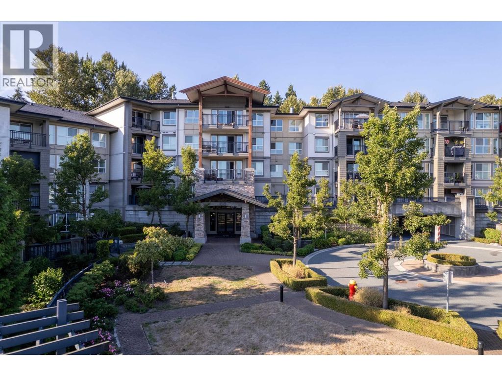 105 3050 Dayanee Springs Boulevard, Coquitlam