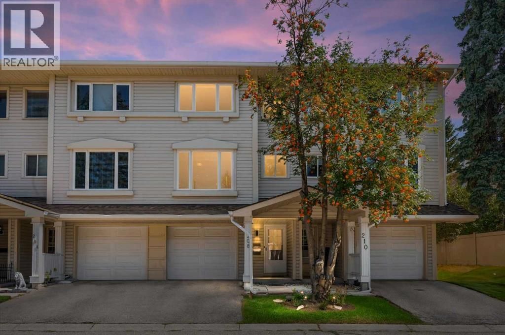 208 Queenston Heights Se, Calgary