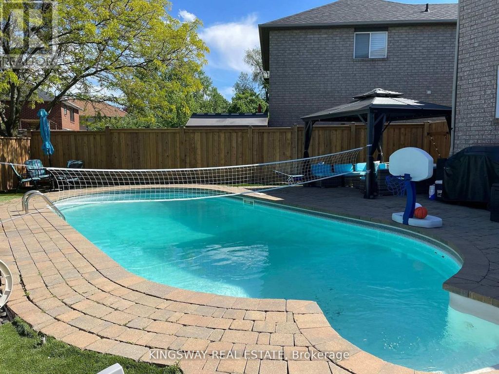 570 Enfield Road, Burlington (lasalle)