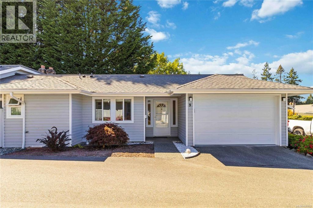 9 3966 Cedar Hill Cross Rd, Saanich