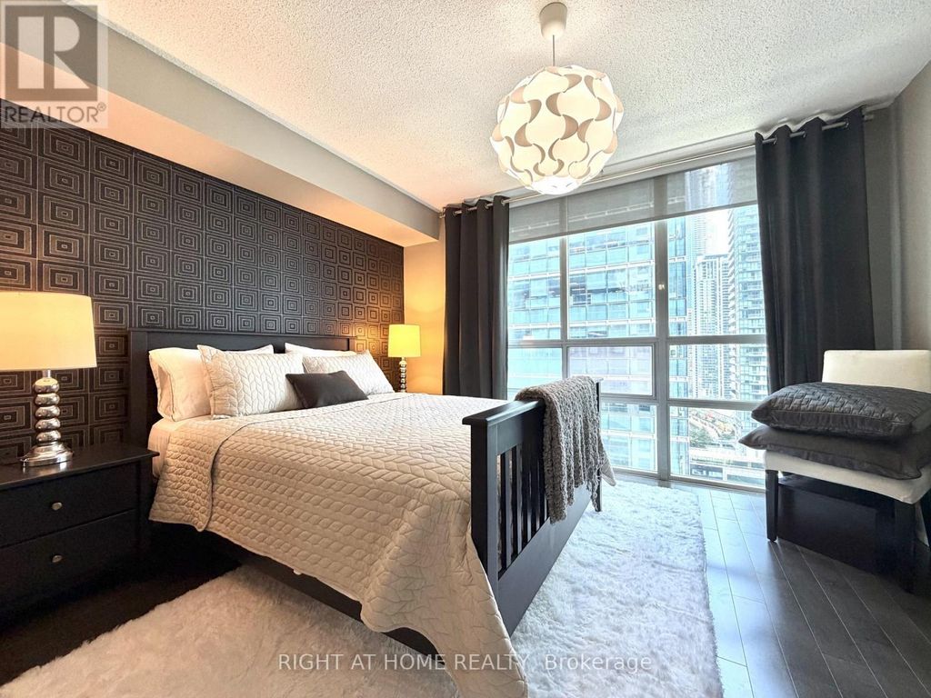 2910 - 30 Grand Trunk Crescent, Toronto (waterfront Communities)